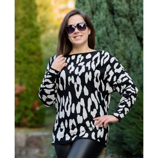 Denevér ujjú fekete-fehér leopárdmintás pulóver (S/M-L/XL) 