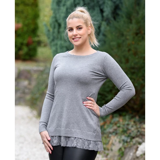 Csipkés aljú hátul kötős szürke kötött pulóver (S/M-L/XL)