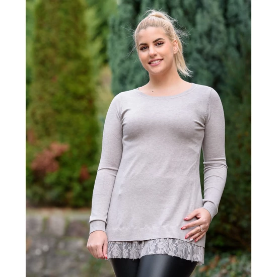 Csipkés aljú hátul kötős barna kötött pulóver (S/M-L/XL)