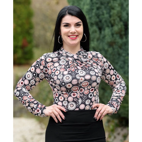 Csavart nyakú kerek mintás body (S-M)