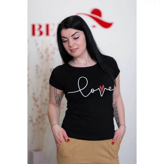 Love feliratú fekete póló (S/M-L/XL)