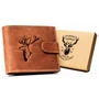 Kép 1/10 - FÉRFI BŐR PÉNZTÁRCA - MINTÁS -   N992L-CHM-DEER-7599  - SZARVAS MINTA - VILÁGOS BARNA - COGNAC