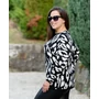 Kép 2/2 - Denevér ujjú fekete-fehér leopárdmintás pulóver (S/M-L/XL) 